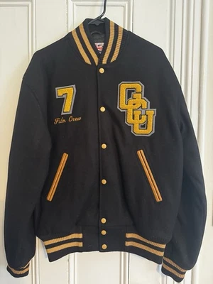 Chaqueta Universitaria Justice League Film Crew Talla Med Rara Con Nota del Director’s Foto 1 de 4