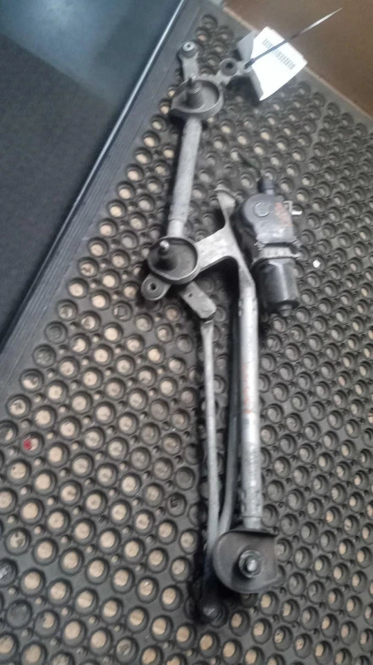 Used Windshield Wiper Motor fits: 2016 Toyota Prius Prius V VIN EU 7th and 8th d - Image 1 of 4