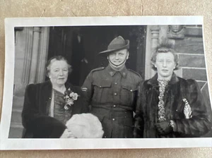 FOTOGRAFÍA DE COLECCIÓN SOMBRERO HOLGADO SEGUNDA GUERRA MUNDIAL BODA AIF AUSTRALIA SOLDADO - Imagen 1 de 6