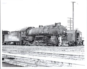 1941 Santa Fe 3855 locomotiva a vapore 2-8-4 nel Mojave CA cantiere treno foto 8x10in - Foto 1 di 2
