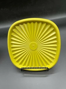 Vintage Tupperware #841-19 Green Servalier 6.5" Square Storage Lid - Picture 1 of 2