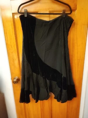 Falda Sunny Leigh Negra Forrada Asimétrica Talla 20W Nueva Sin Etiquetas  Foto 1 de 4