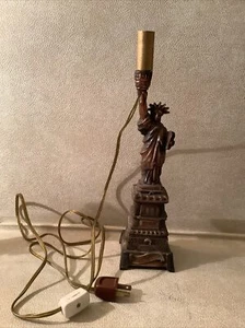 Vintage Statue of Liberty Souvenir 12.5 "Lamp Statue New York Cast Metal - Imagen 1 de 7