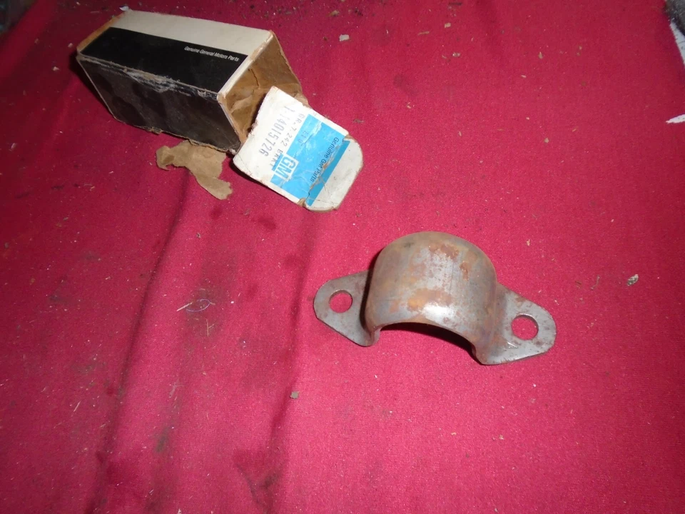 Nuevo de Lote Antiguo Chevrolet GMC Camión Blazer Jimmy 1979-91 4x4 Barra Estabilizadora Delantera Soporte Foto 1 de 1