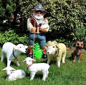 Deko Garten Figur Hirte mit Schäferhund, Widder, Schaf, Lämmlein aus Kunststoff - Bild 1 von 4