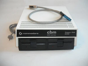 Commodore CBM 3040 Floppy / Disk-Station Very good condition! - Zdjęcie 1 z 10