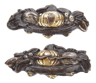 Antiguo Par Japonés Menuki Cuenco de Frutas Melones Tsuka Samurai Espada Ajuste Foto 1 de 4