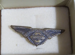 CIRCA 1930S - 1940S JIMMIE ALLEN FLYING CADET SKELLY PREMIUM PIN PINBACK - Picture 1 of 4