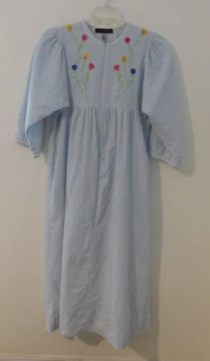Stan Herman Women's Seersucker Lounge Wear Long Robe M Blue 3/4 Zip Front Tulips - Image 1 of 4