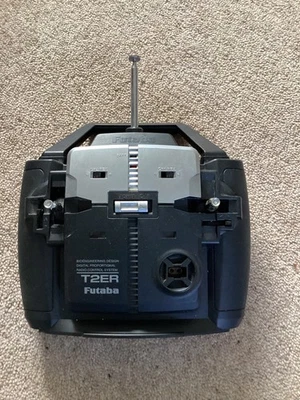 FUTABA 2TER 27MHz TRANSMITTER ONLYBAND 4 SPARES OR REPAIR. - Image 1 of 4