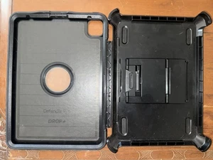 OTTERBOX 7760984 Rugged Case for Apple iPad Pro 11 - Black - Picture 1 of 3