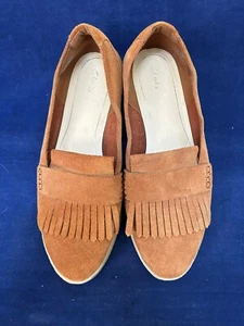 CLARKS UK 6 D TAN SUEDE CREPE SOLE LOAFERS EXCELLENT CONDITION - Picture 1 of 4