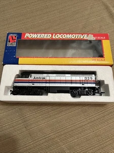 Tren a escala Life Like Ho F40PH Amtrak locomotora motor diésel #8241 funcionando - Imagen 1 de 12