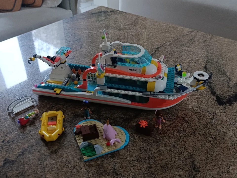 LEGO Friends 41381 Le bateau de sauvetage - Photo 1/4