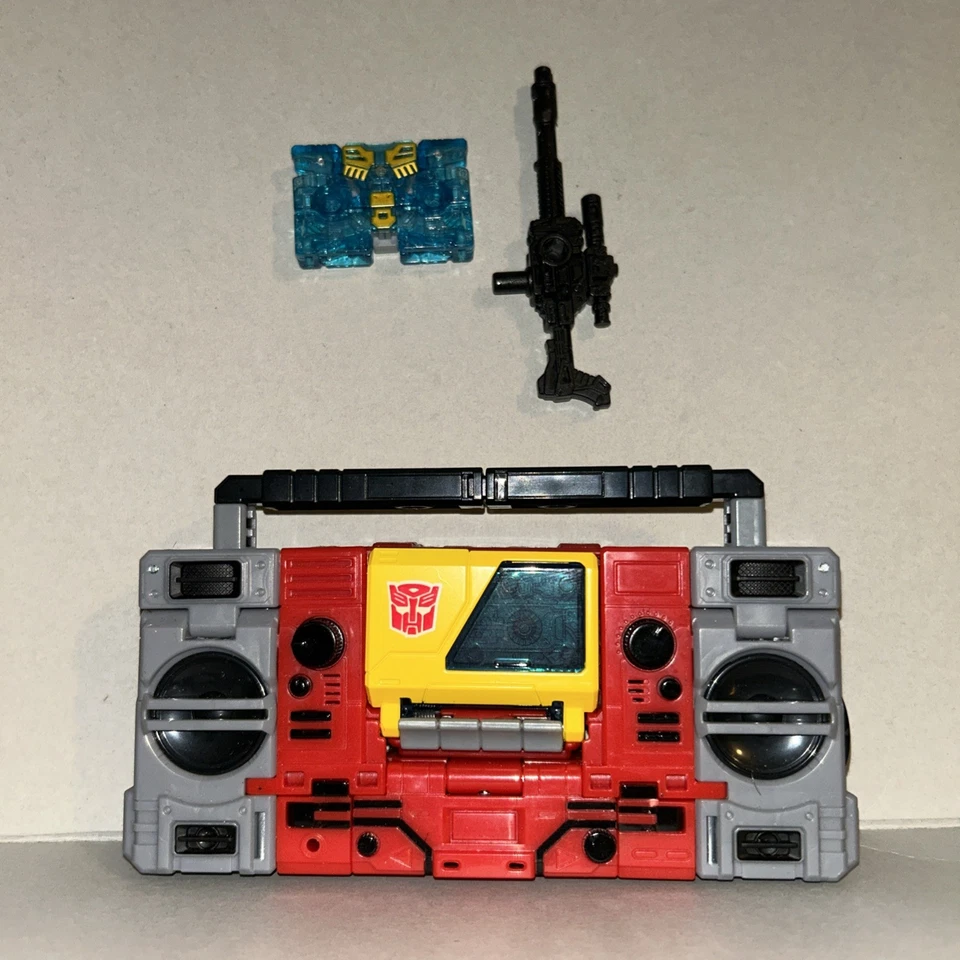 BLASTER w/ Eject Transformers Kingdom / Legacy WFC Voyager Class Hasbro COMPLETE - Image 1 of 1