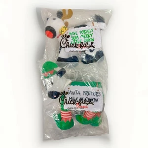 NUEVO Par de Juguetes de Vaca de Peluche Chick Fil A Navidad - 2016 y 2017, Auxiliar de Elfos Sellados - Imagen 1 de 8