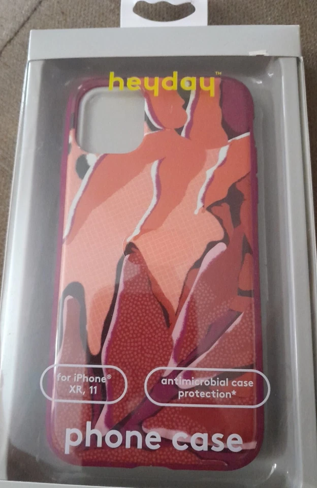 Funda de teléfono Heyday para iPhone XR y 11 Magsafe antimicrobiano rojo botánico Foto 1 de 1