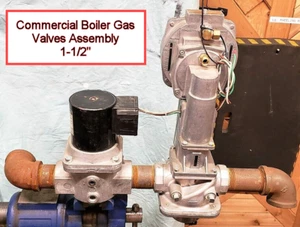 Boiler Gas Valve Assy. VGG10.404U with SKP15.011U1 Gas Valve V4295A1056 Solenoid - Picture 1 of 7