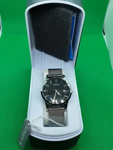 Reloj de pulsera para hombre Lorus cromo, ventana de visualización de fecha viene en su caja original. - Imagen 1 de 9