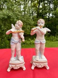 Paar besetzter japanischer Cheruben-Engel, die Instrumente spielen - Bild 1 von 13