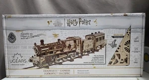 UGears Harry Potter™ Hogwarts™ Express kit modellino meccanico 3D in legno - Foto 1 di 11
