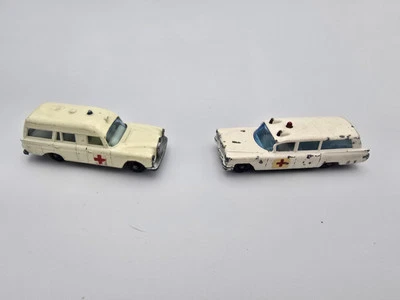 Lote de 2 ambulancias Matchbox vintage, Mercedes Benz "Binz" No 3, Cadillac No 54 Foto 1 de 4