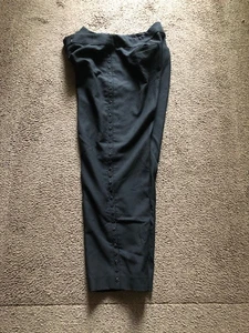 Ann Taylor black dressy capris size 4 - embellishment on legs - Bild 1 von 2