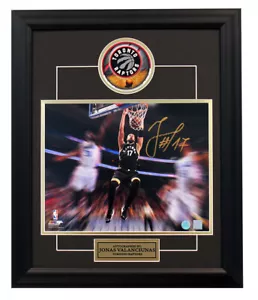 Jonas Valanciunas Toronto Raptors Firmado Motion Blast 20x24 Frame 5 - Imagen 1 de 1