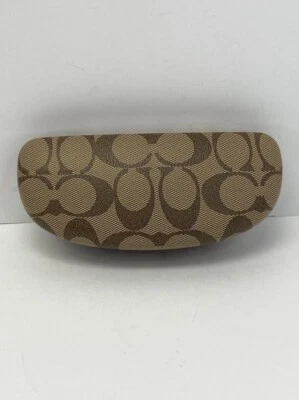 COACH Signature Logo Tan/Brown Hard Clamshell Sun Glasses Case w/ Sealed Cloth - Imagem 1 de 4