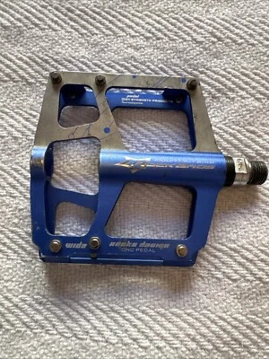ROCKBROS Bike SINGLE Pedal - Aluminum Flat Wide 3 Bearing CNC Asuka - Image 1 of 4