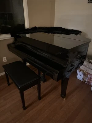 Piano Pearl River Foto 1 de 3