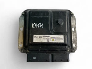 KA161 SUBARU Engine Control Unit ECU 22611AW601 - Picture 1 of 5