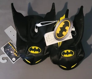 Black/Yellow Batman Boys Toddler Slippers Size 5/6 NWT - Picture 1 of 5