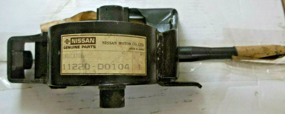 Крепление двигателя, справа - 11220-D0104 подходит для Nissan Stanza, 82-86 - Изображение 1 из 1