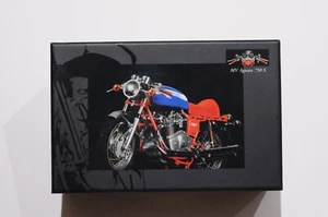 MINICHAMPS MV AGUSTA 750S RED/BLUE IN SCALE 1:12 122121400 - Picture 1 of 7