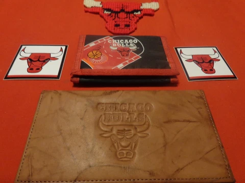 5 pc VINTAGE CHICAGO BULLS WALLET - CHECK BOOK - BULLS MAGNET - 2 STICKERS # 525 Cover