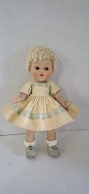 ВИНТАЖНЫЙ «1952» VOGUE GINNY КУКЛА С ПУДЕЛЬ СТРИЖКА ВОЛОС - Изображение 1 из 4