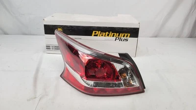 Luz trasera izquierda para Nissan Altima Depo 2014-2015 315-1977L-AC-L6 Foto 1 de 4