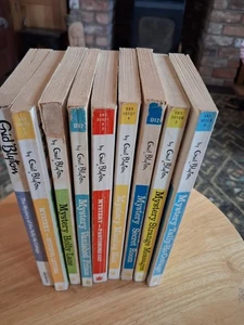 32 x Enid Blyton Vintage Children's Books Job Lot Bundle  - Picture 1 of 4
