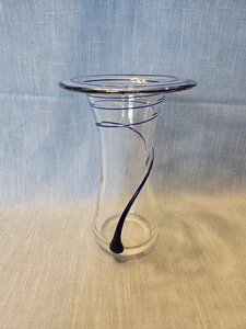 Vintage Terrys Village Kunst Glas 7 1/4" Vase mit appliziertem kobaltblauem Wirbelfaden - Bild 1 von 7
