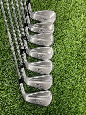 RH 2025 Titleist T-350 5-PW, 48* AMT Red Stiff - Image 1 of 4