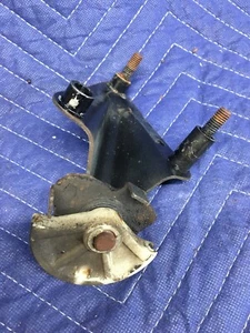1971-1973 Toyota Corolla Deluxe KE/TE20 Oem Clutch Cable Hinge Guide - Picture 1 of 3