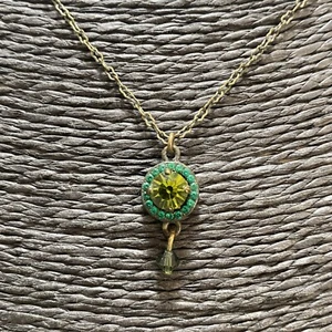Collana SATELLITE Parigi Cristallo Swarovski Verde Tono Bronzo Catena Kitsch Francese - Foto 1 di 10