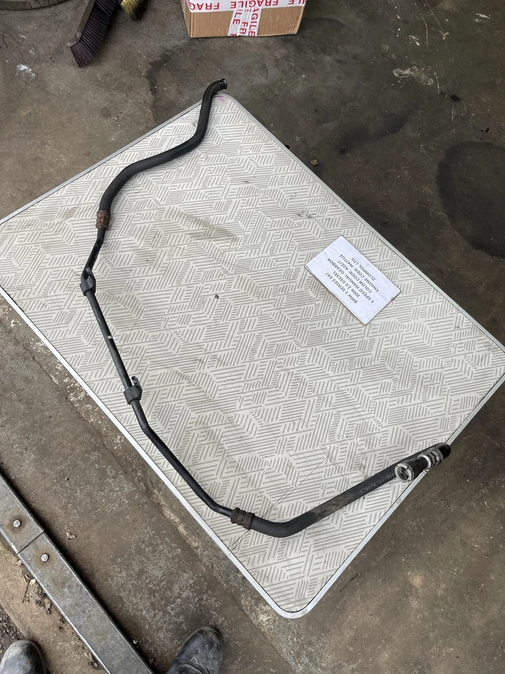 BMW 1 Series E87 2006 2.0D M47TU2 - Manguera de retorno del radiador de dirección asistida Foto 1 de 4