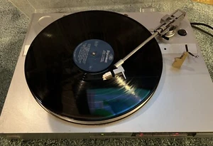 Sony PS-LX410 Direct Drive Fully Automatic Turntable Record Player Clean, TESTED - Picture 1 of 15