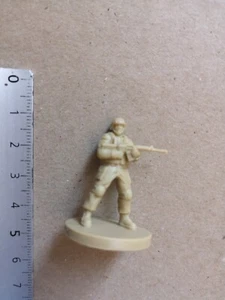 US SOLDIER MINIATURE /MARS ATTACKS GAME P192 - Imagen 1 de 1
