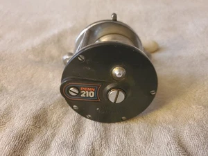 Vintage Penn #210 Level Wind Saltwater/Big Water Trolling Bottom Fishing Reel - Picture 1 of 6