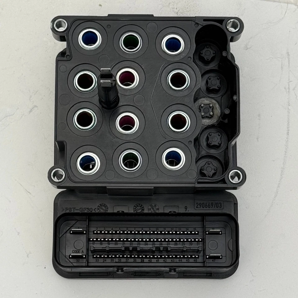 68089567 | Módulo de control ABS Mopar® genuino Jeep Compass 2011 2017 Foto 1 de 2