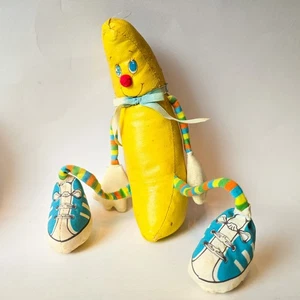 Vintage 1982 Amtoy Benny the Banana Plüsch Puppe Obst Spielzeug Taiwan blau Turnschuhe 80 - Bild 1 von 24