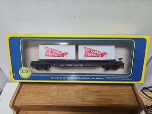 HO Scale AHM 5482C New Haven 50' FLAT CAR with International Containers in Box - Picture 1 of 3